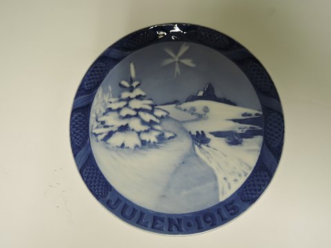 Royal Copenhagen
Christmas Plate 1915