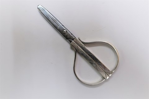 Grape scissors sterling (925) by Axel Holm, Copenhagen. Length 13.8 cm.