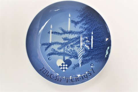 Bing & Grondahl. Christmas plate 1957. Diameter 18 cm. (1 quality)