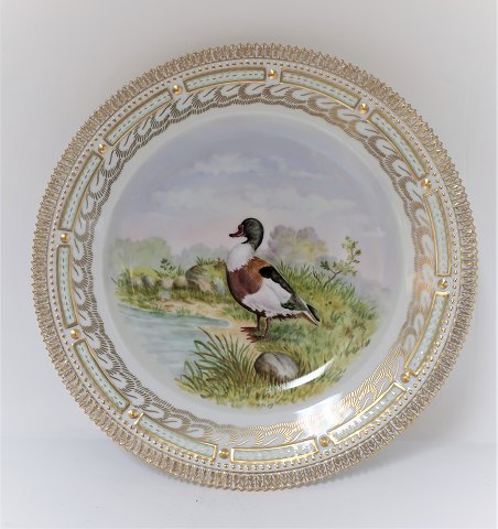 Royal Copenhagen. Fauna Danica. Dinner plate. Model # 240A - 3549. Diameter 25 
cm. (1 quality). Tadorna tadorna