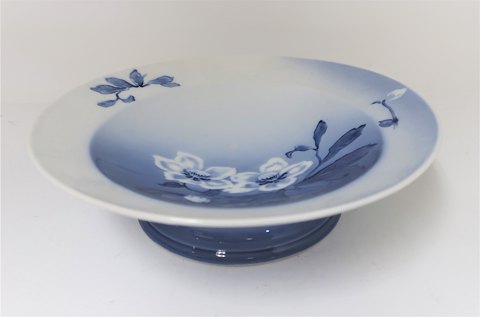 Christmas Rose. Bing & Grondahl. Cake dish on foot. Diameter 23.5 cm. Height 6.5 
cm. (2. quality)