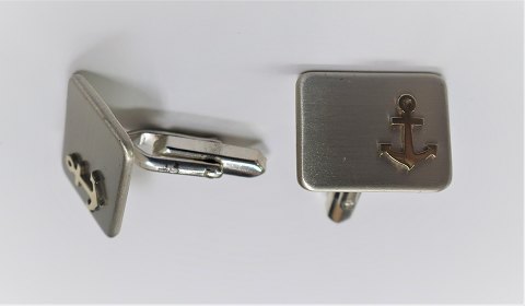 Silber Manschettenknöpfe (835) mit vergoldetem Anker. Länge 20 mm.