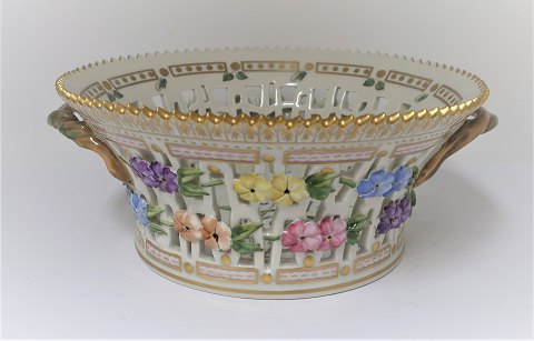 Royal Copenhagen. Flora Danica. Fruit basket. Model # 3534. Diameter 21 cm. 
Height 9 cm. (1 quality). Viola canina L