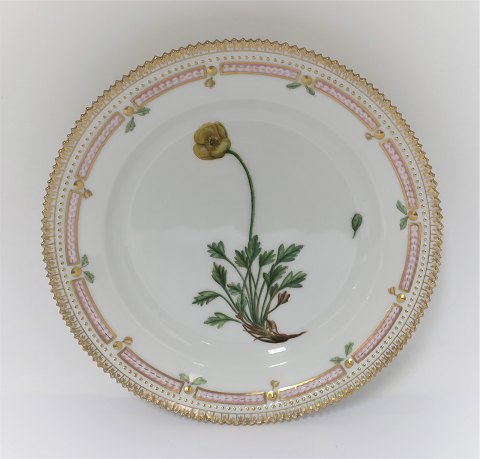 Royal Copenhagen, Flora Danica. Frokost tallerken. Design #3550. Diameter 22 cm. 
(1 sortering). Papaver nudicaule L