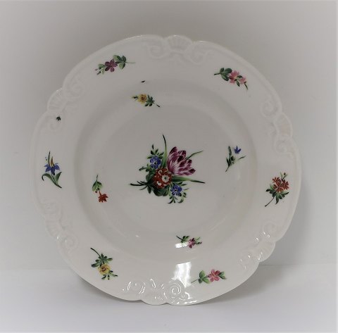 Royal Copenhagen. Antique deep dessert plate. Diameter 21.5 cm. (1 quality). 
There are 7 pieces in stock. The price is per piece.