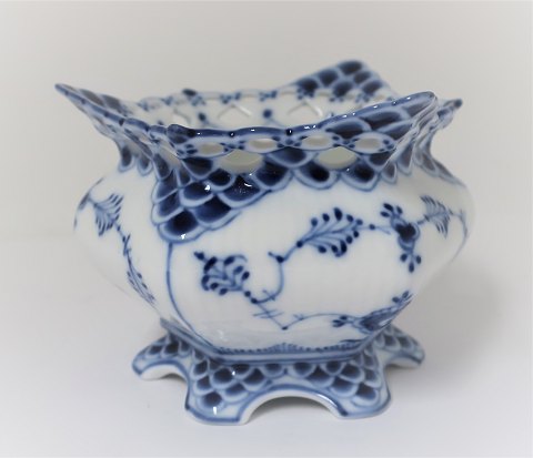 Royal Copenhagen. Blue fluted, full lace. Sugar Bowl. Model 1112. (2 quality). 
Height 8 cm.