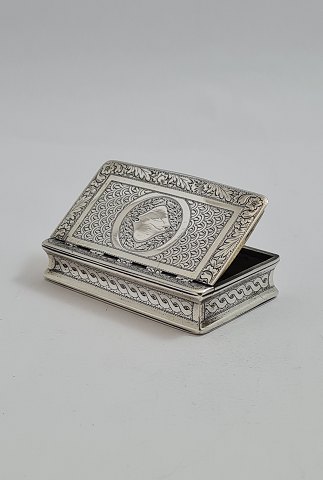 English silver box. Length 7 cm. Width 4 cm. Produced Birmingham 1810.