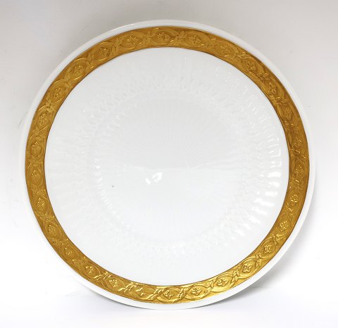 Royal Copenhagen. Fan with gold. Plate. Model 11521. Diameter 19.5 cm. (1 
quality)