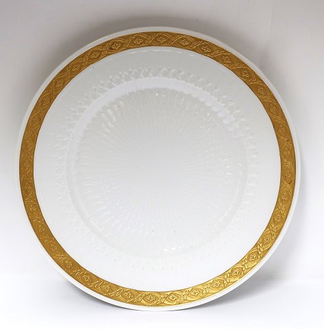 Royal Copenhagen. Fan with gold. Round serving plate. Model 11512. Diameter 32.5 
cm. (1 quality)