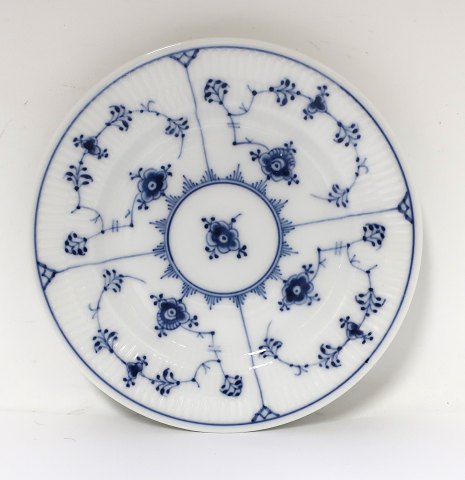 Royal Copenhagen. Blue fluted, plain. Cakeplate. Model 180. Diameter 17 cm. (2 
quality)