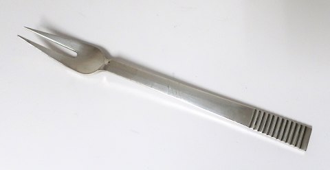 Georg Jensen, Silberbesteck. Relief. Aufschnittgabel. Länge 15,5 cm.