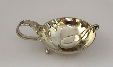 Georg Jensen. Sterling (925). Salt vessel with salt spoon. Design 110. Diameter 
5 cm.