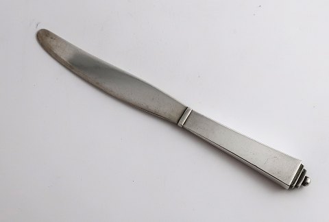 Georg Jensen. Sølvbestik (925). Pyramide. Frugtkniv helt i sølv. Længde 15,5 cm.