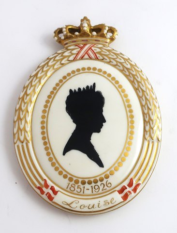 Royal Copenhagen. Silhouette plate. Queen Louise. 1926. Height 12.6 cm. (1 
quality)