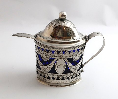 Erik Stridbeck, Copenhagen. Silver mustard jug with blue glass. Height 11 cm. 
Produced 1818.