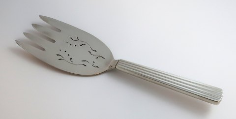Georg Jensen. Bernadotte silver cutlery. Sterling (925). Serving fork for fish. 
Length 23.5 cm.