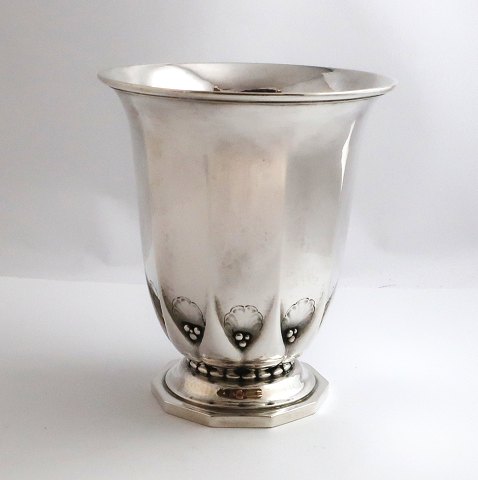 Georg Jensen. Sterling vase. Gundorph Albertus. Model 465. Height cm. Produced 
1933-1945.