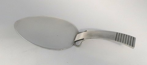 Georg Jensen. Silver cutlery (925). Parallel. Cake server. Length 17 cm. 
Produced 1933-1945.
