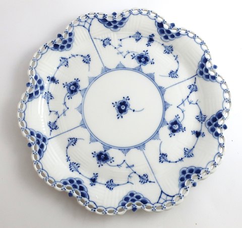 Royal Copenhagen. Blue Fluted Full Lace. Serving dish for fruit bowl. Model 
1062. Diameter 25 cm. (3 quality).