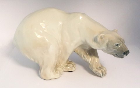 Royal Copenhagen. Porcelain figurine. Standing Polar Bear. Model 1137. Length 27 
cm. (1 quality)