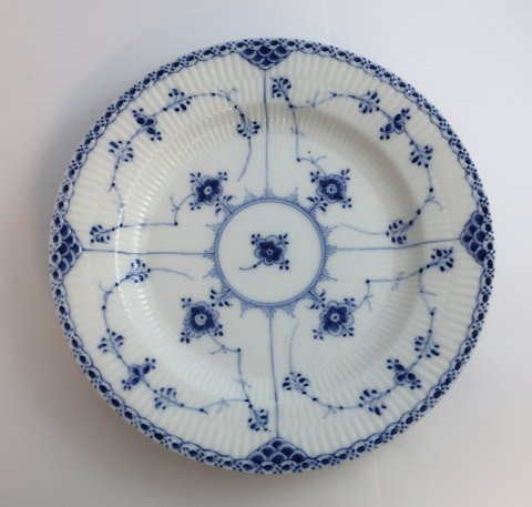 Royal Copenhagen. Blue fluted, half lace. Dinner plate. Model 571. Diameter 25 
cm. (2 quality)