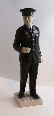Bing & Grondahl. Porcelain figurine. Police officer. Model 2436. Height 31.5 cm. 
(1 quality).