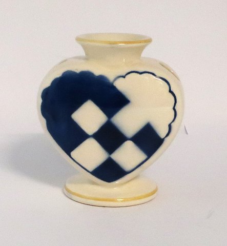 Aluminia heart blue. Height 7.5 cm.