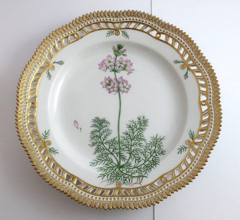 Royal Copenhagen. Flora Danica plate w. open-work border. Diameter 25 cm. Model 
3553. (1 quality). Hottonia palustris L