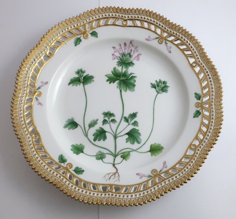 Royal Copenhagen. Flora Danica plate w. open-work border. Diameter 25 cm. Model 
3553. (1 quality). Lamium intermedium Fr