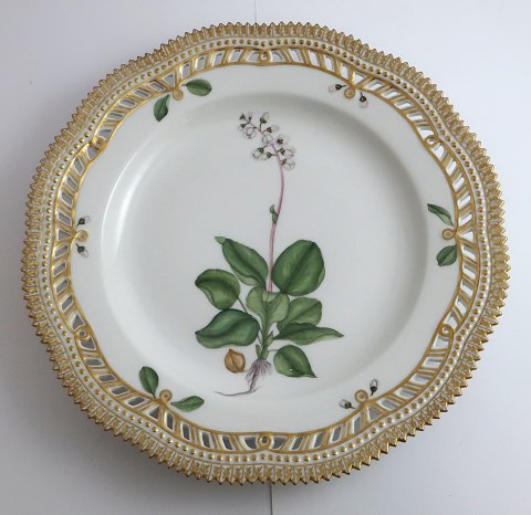Royal Copenhagen. Flora Danica plate w. open-work border. Diameter 25 cm. Model 
3553. (1 quality). Pyrola minor