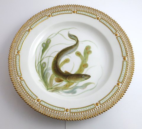 Royal Copenhagen. Fauna Danica. Fish Plate. Dinner plate. Model # 19 - 3549. 
Diameter 25 cm. (1 quality). Anguilla vulgaris