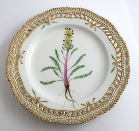 Royal Copenhagen Flora Danica. Lunch plate with open-work border. Design # 3554. 
Diameter 23 cm. (1 quality). Pedicularis flammea L