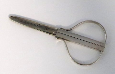 Grape scissors sterling (925) by Axel Holm, Copenhagen. Length 13.5 cm.