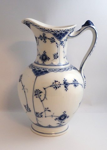 Royal Copenhagen. Blue Fluted, half lace. Chocolate jug. Model 722. Height 23,5 cm. (1 quality)
