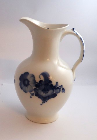 Royal Copenhagen. Blue flower. Chocolate jug. Model 8147. Height 23 cm (1 quality)