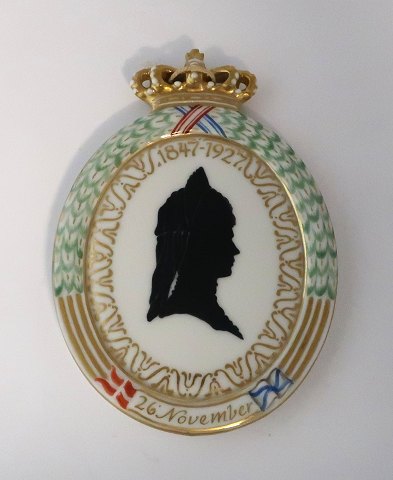 Royal Copenhagen. Silhouette plate. Tzarina Dagmar. 1927. Height 12.6 cm. (1 quality)