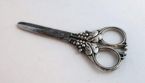 Cohr. Grape shears with sterling (925) handle. Length 14 cm.