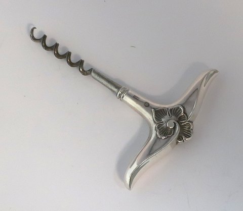 Cohr. Saxon flower. Silver corkscrew (830). Produced 1954.