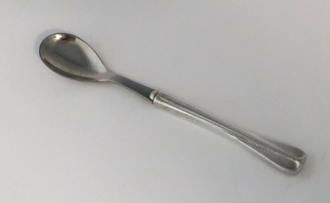 Kent. Egg spoon with silver handle (830). Length 13.3 cm.
