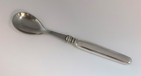 Windsor. Egg spoon with silver handle (830). Length 13.2 cm.