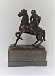 Bronzefigur. Beduin til hest. Højde 21 cm. Stemplet ; In der Wüste.