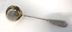Silberschmied Sm. Knlebnikow, St. Petersburg. Russischer Servierlöffel aus 
Silber 84 (875). Länge 27,5 cm.