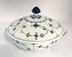 Royal Copenhagen. Blue fluted, plain. Round covered dish. Model 277. Diameter 
20.5 cm. (1 quality)