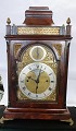 Eardley Norton, London (1762–1794). English mahogany musical clock with quarter-striking and repeating mechanism. 8-day movement. Height 59 cm. Width 32 cm.